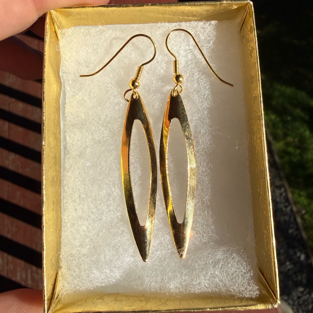 Elegant Gold Drop Earrings